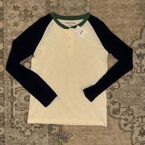 NWT crewcuts Long-Sleeve Raglan Henley Shirt in Cream, Black & Green Trim